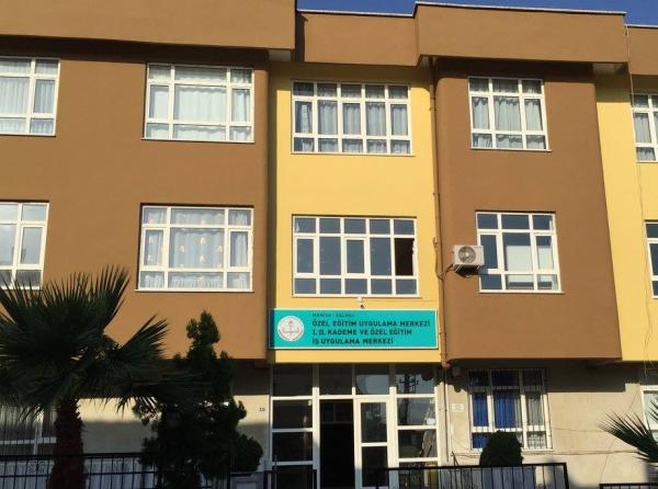 Salihli Şehit Erdoğan Kayar Özel Eğitim Uygulama Okulu III. Kademe Fotoğrafı